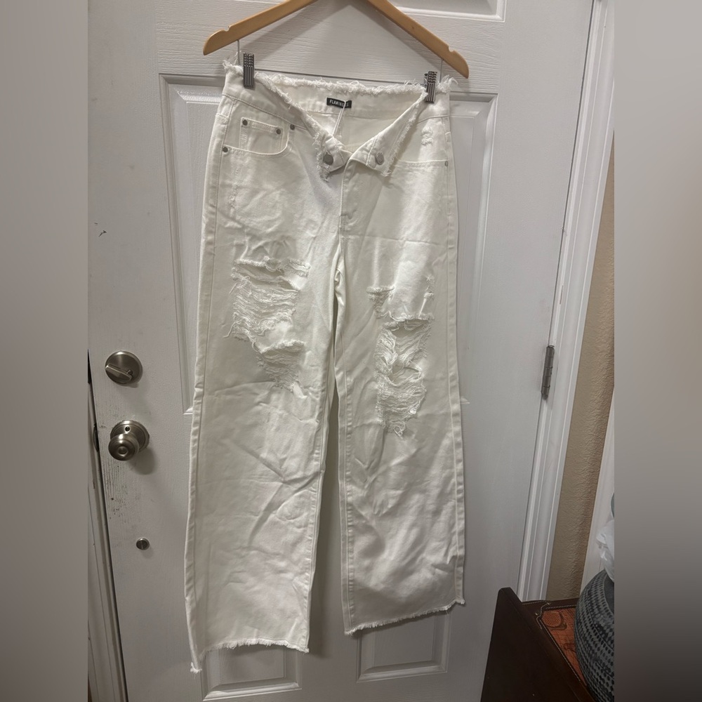 Flamingals Distressed White Wide-Leg Jeans Size Small.